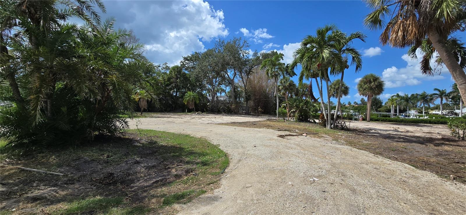 SANDERLING CLUB/SIESTA PROPERTIES INC - Land