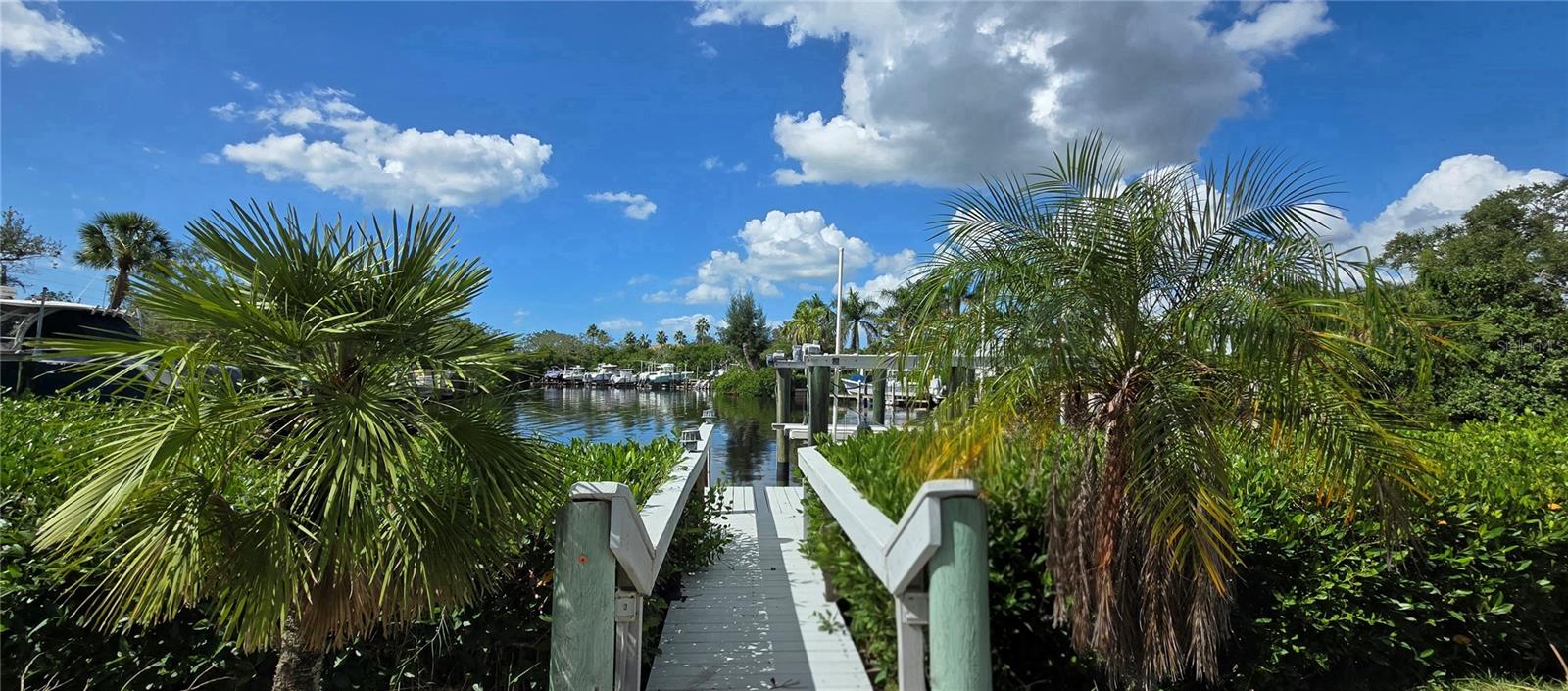 SANDERLING CLUB/SIESTA PROPERTIES INC - Land