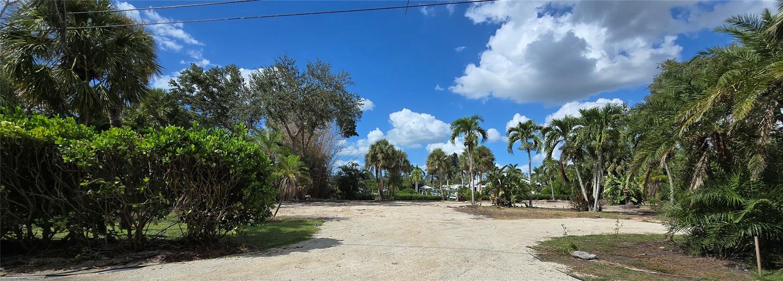 SANDERLING CLUB/SIESTA PROPERTIES INC - Land