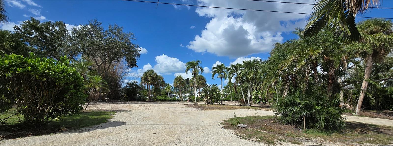 SANDERLING CLUB/SIESTA PROPERTIES INC - Land