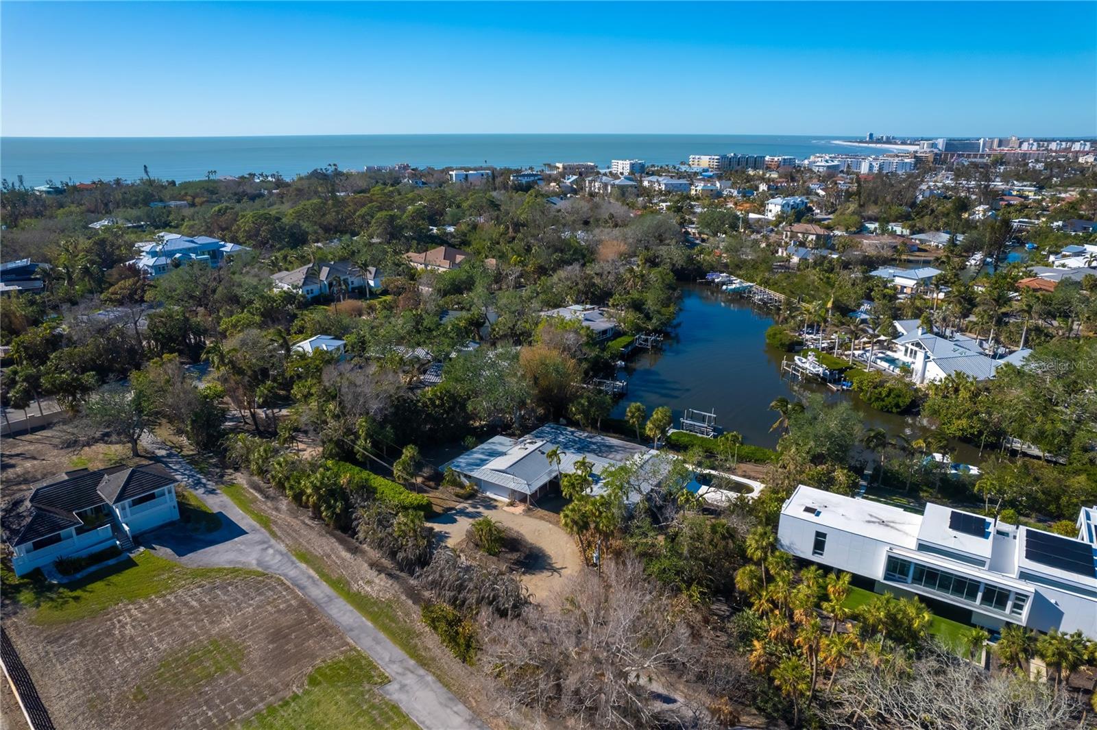 SANDERLING CLUB/SIESTA PROPERTIES INC - Land