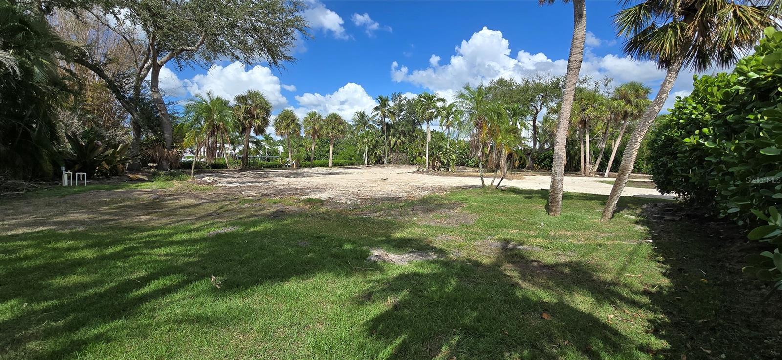 SANDERLING CLUB/SIESTA PROPERTIES INC - Land