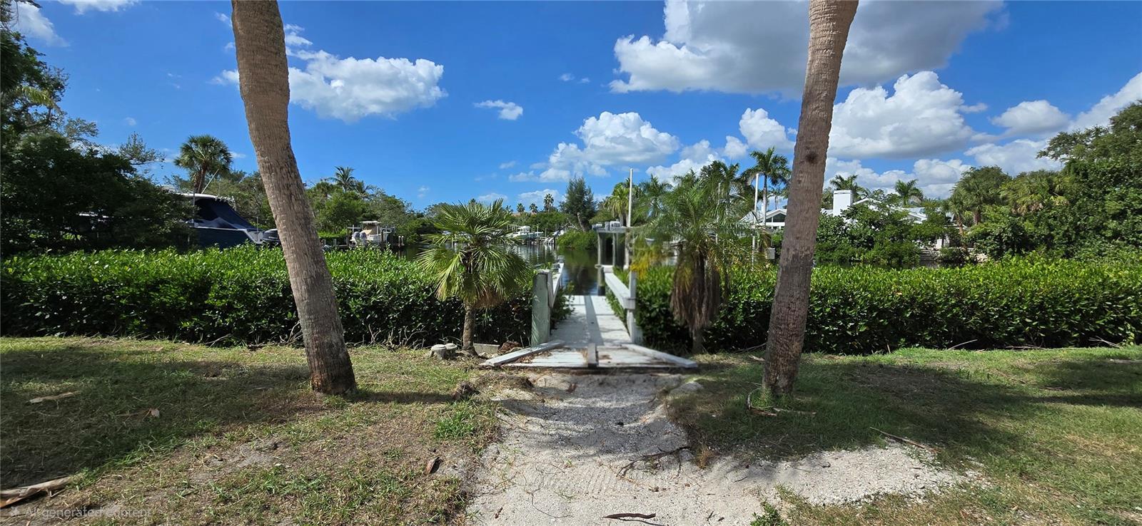 SANDERLING CLUB/SIESTA PROPERTIES INC - Land