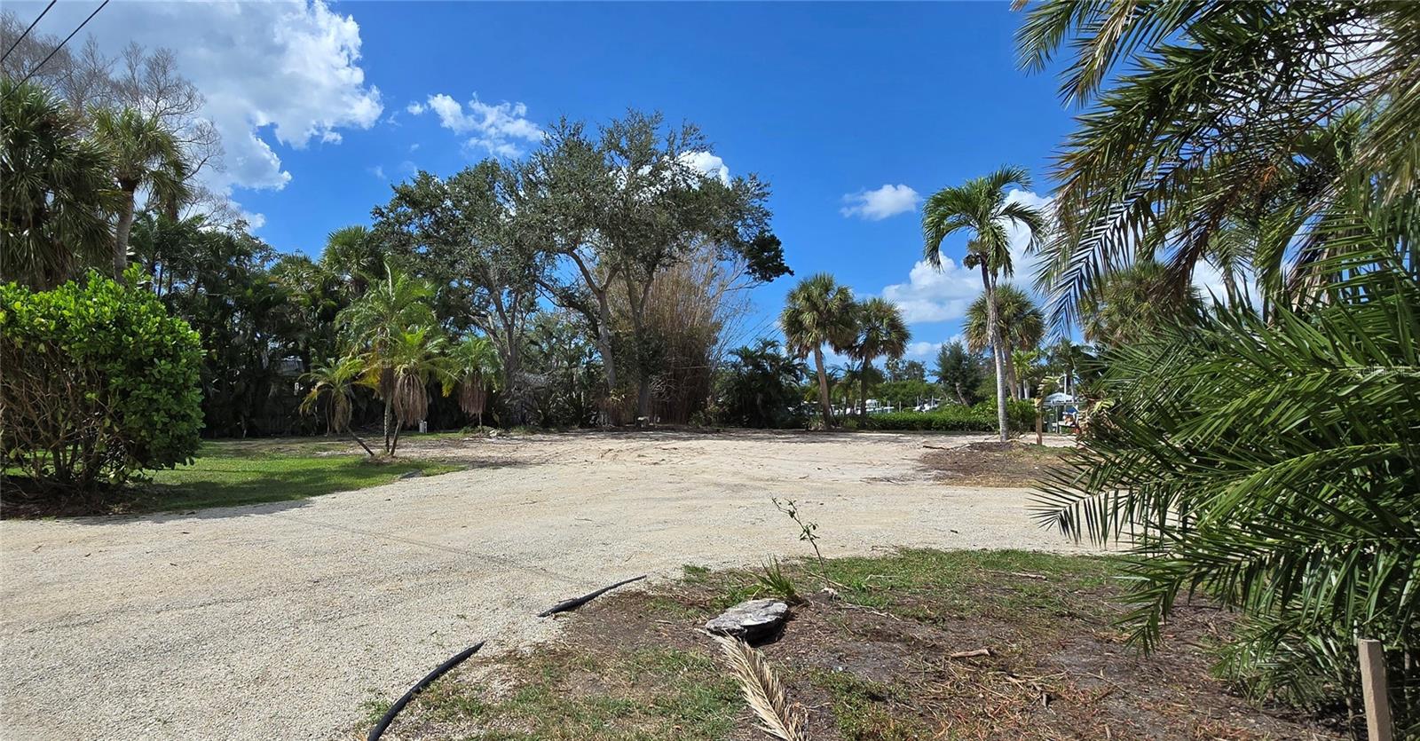 SANDERLING CLUB/SIESTA PROPERTIES INC - Land