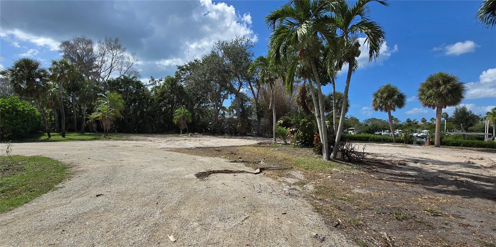 SANDERLING CLUB/SIESTA PROPERTIES INC - Land