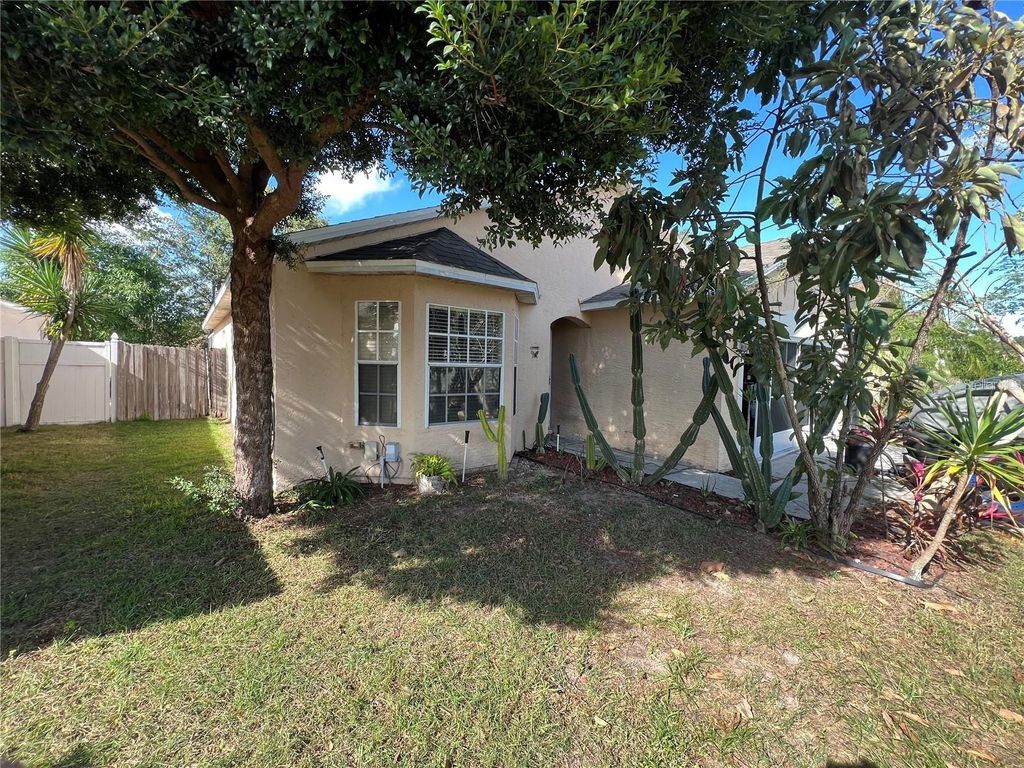 Photo of 2814 Palm Isle Way, Orlando, FL 32829 (MLS # V4945336)