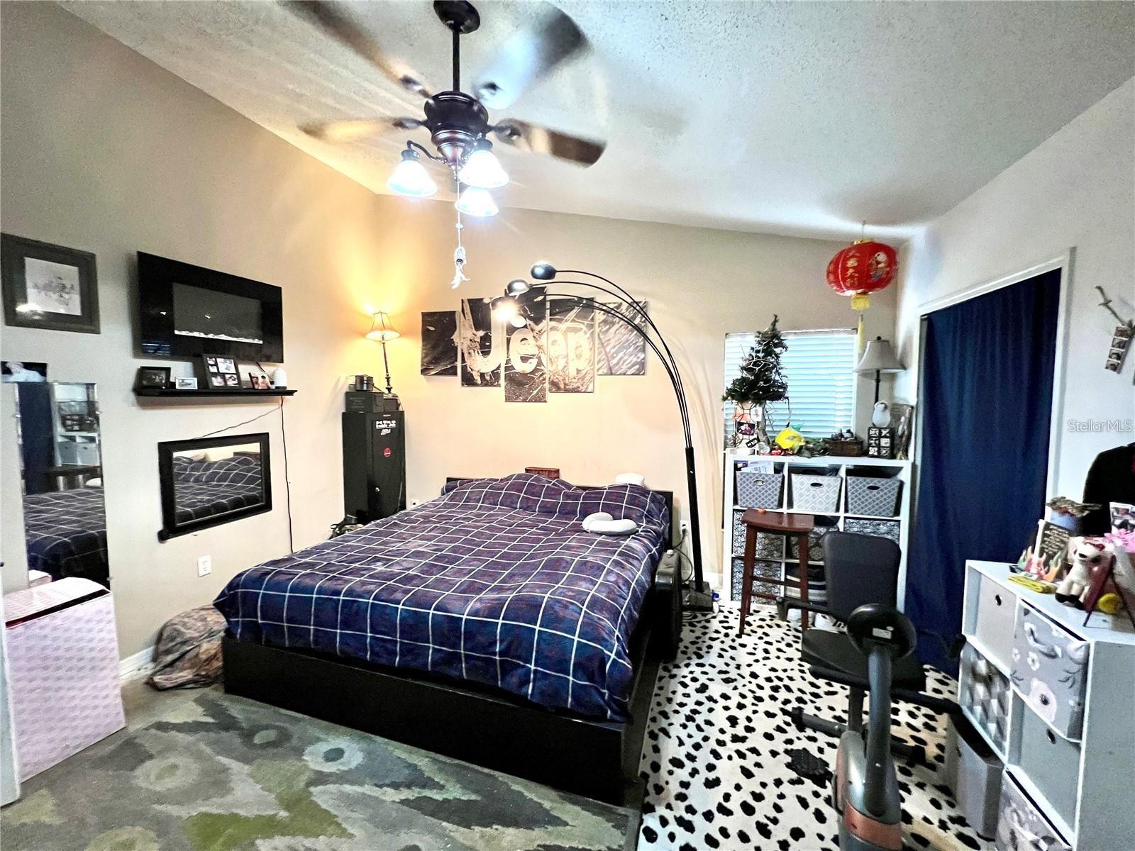 ISLANDS CURRY FORD - Residential