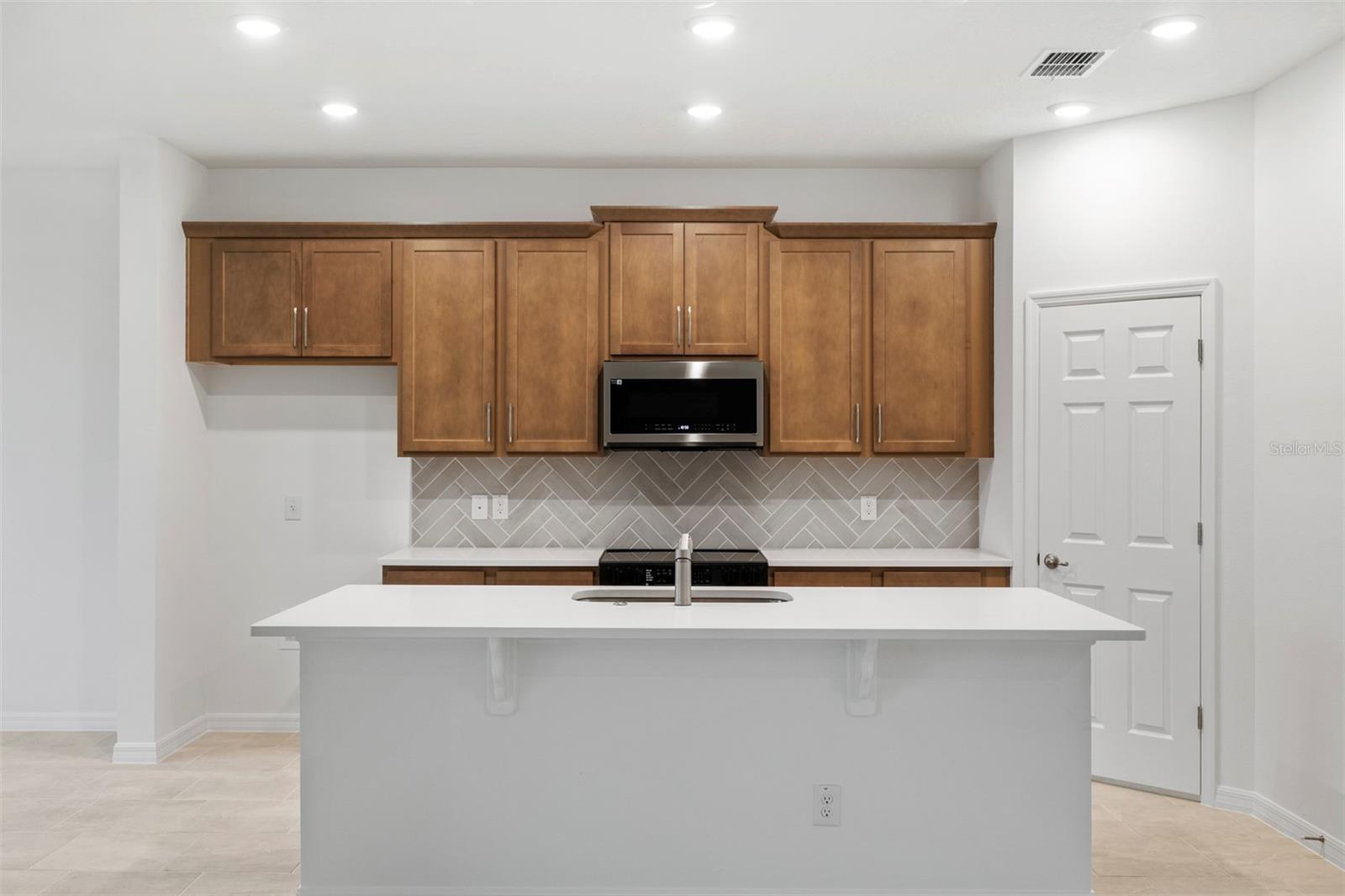 705 FARFIELDS STREET