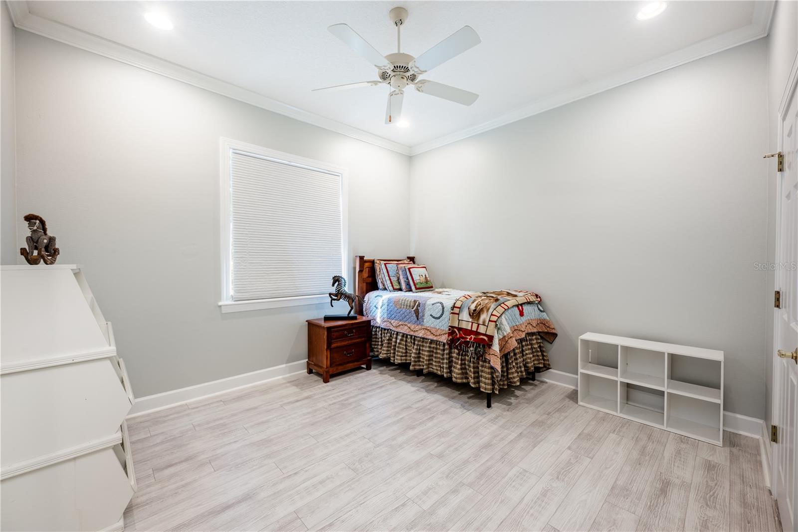 LAKE AVALON GRVS 2ND REP - Residential