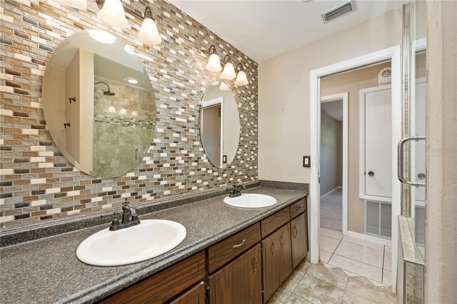 LAKE AVALON GRVS 2ND REP - Residential