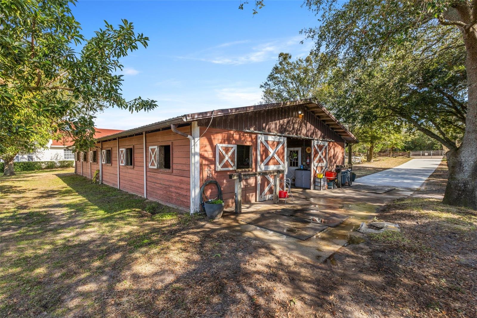 LAKE AVALON GRVS 2ND REP - Residential