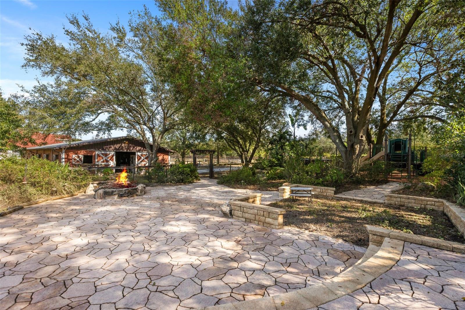 LAKE AVALON GRVS 2ND REP - Residential