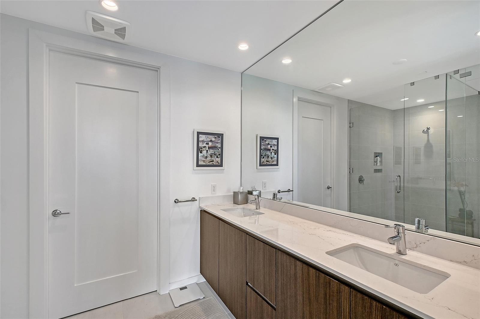 BAYSO SARASOTA CONDOMINIUM - Residential