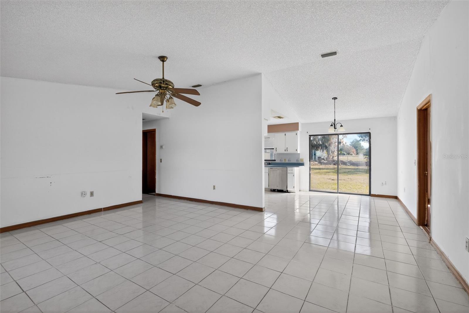 MARION OAKS UN 01 - Residential