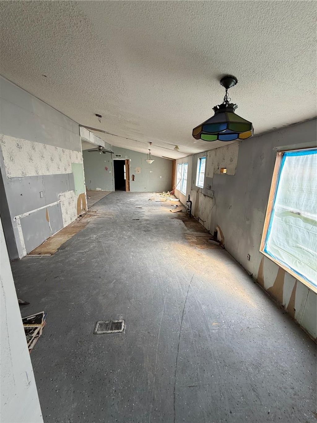 Photo of 13530 County Road 109e-1, Lady Lake, FL 32159 (MLS # OM712376)