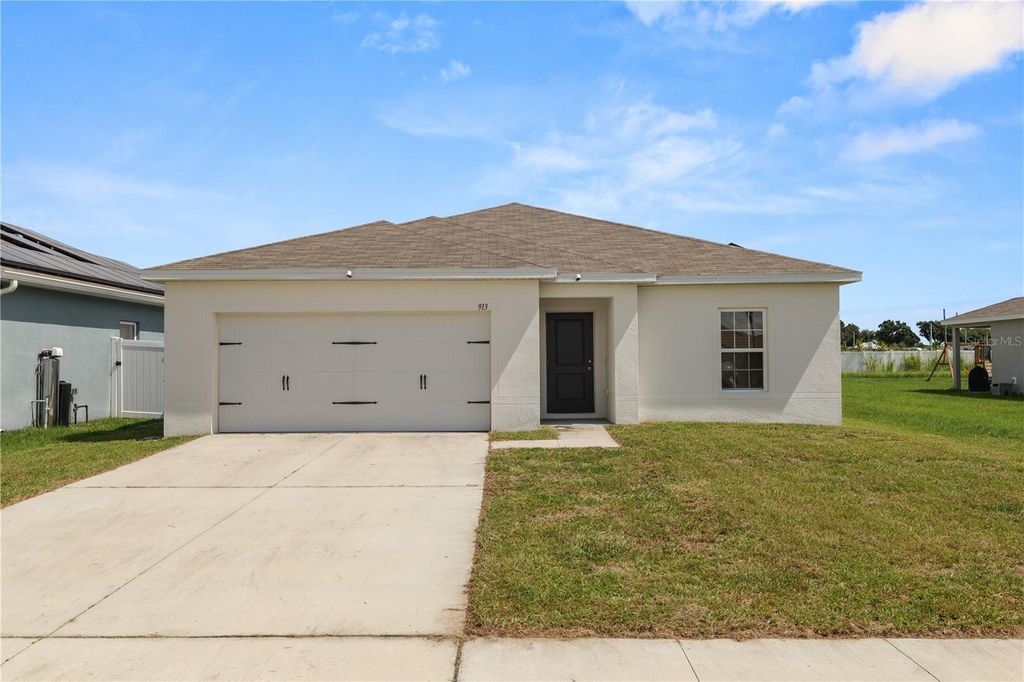 Photo of 913 Eagle Rock Terrace, Winter Haven, FL 33880 (MLS # L4956167)