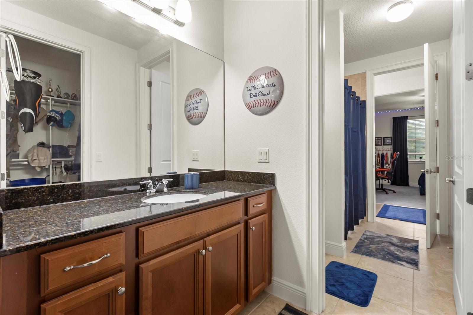 ENCLAVE - Residential