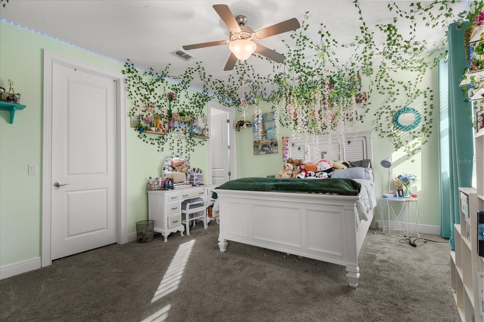 ENCLAVE - Residential