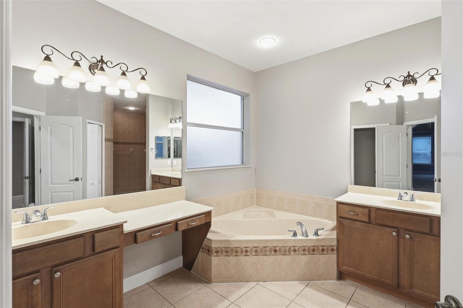 ROCK SPGS RDG PH VI-A - Residential