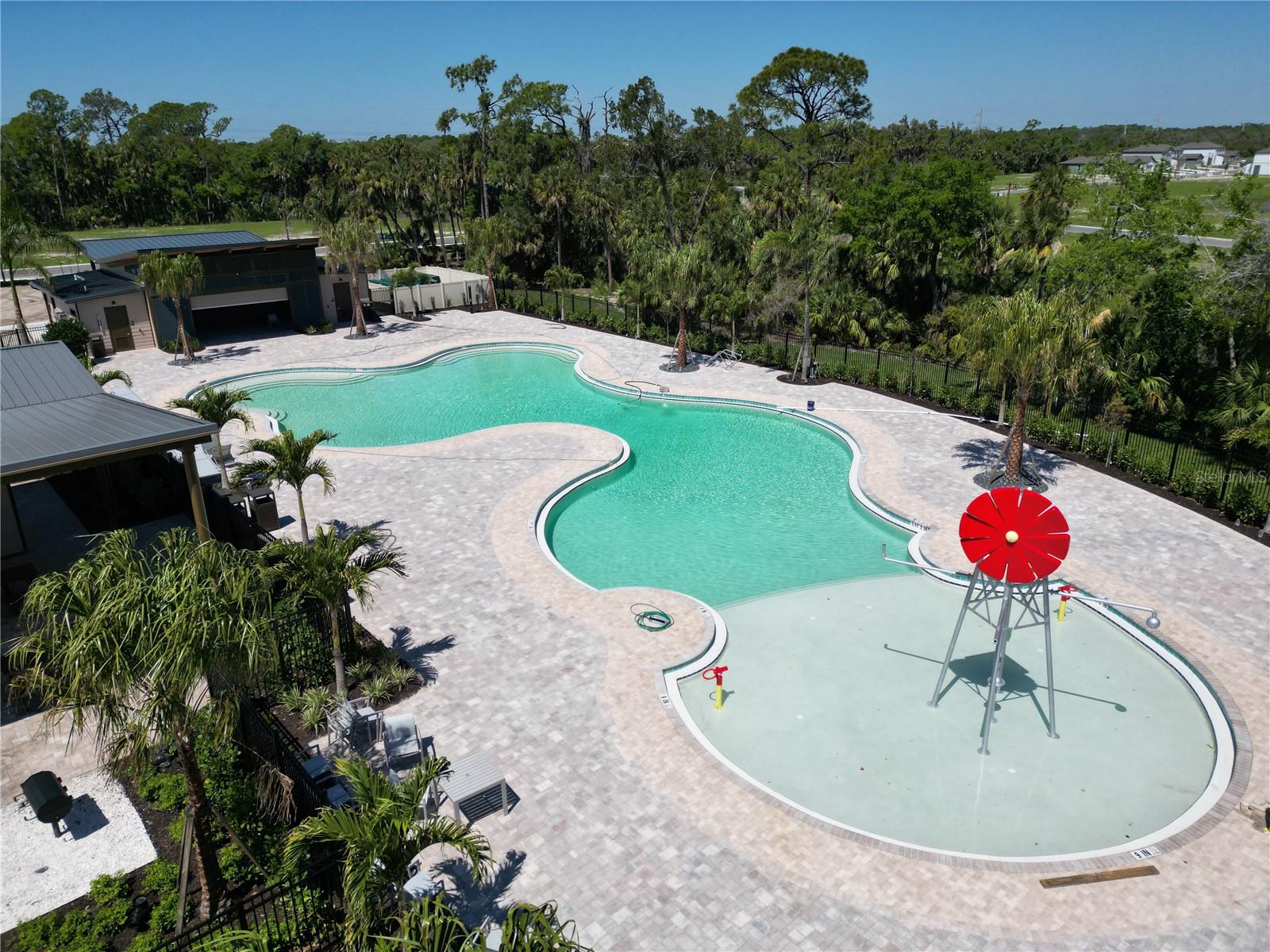 OAKFIELD LAKES - Residential