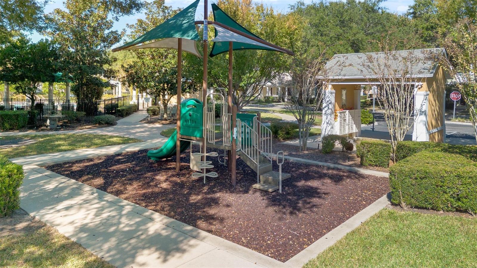 PRESTON SQUARE - Residential