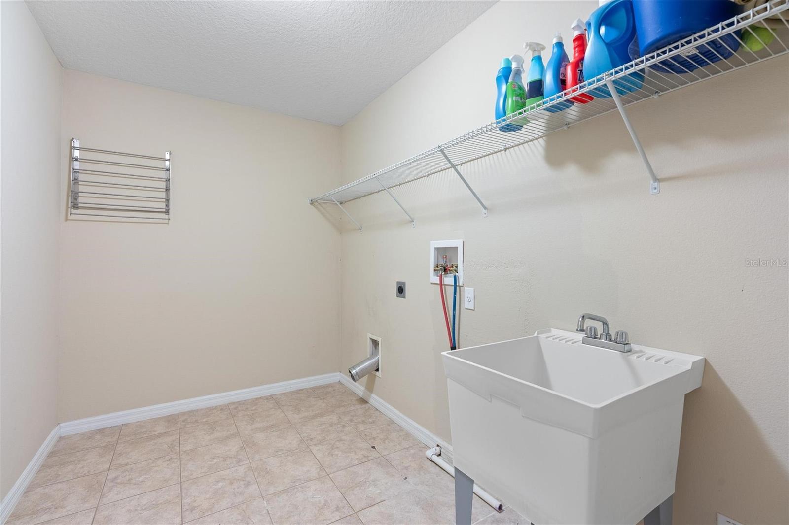 PRESTON SQUARE - Residential