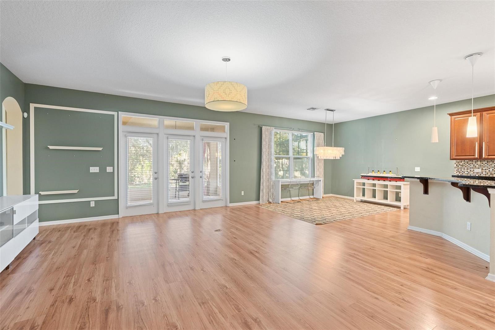 PRESTON SQUARE - Residential