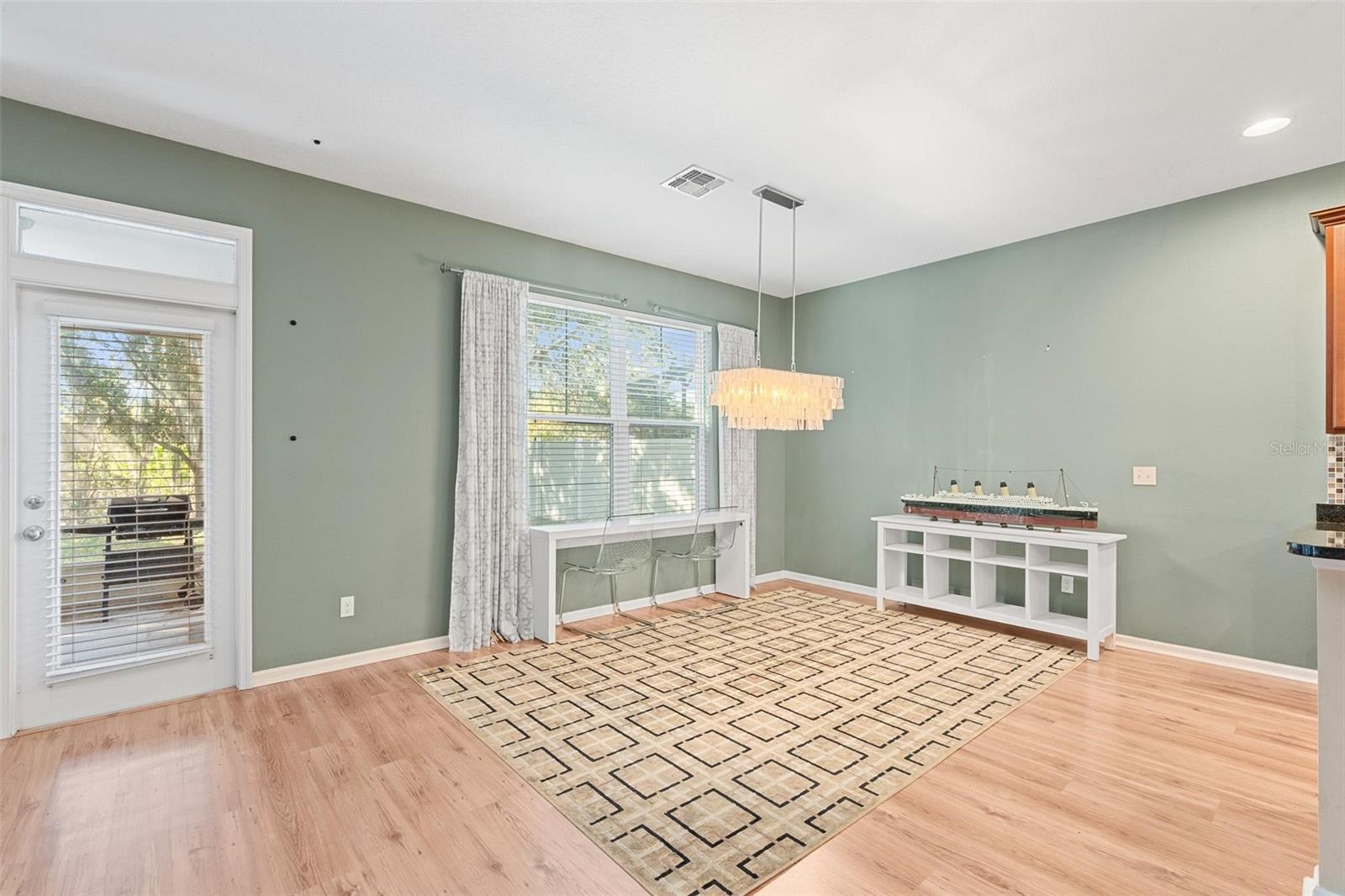 PRESTON SQUARE - Residential