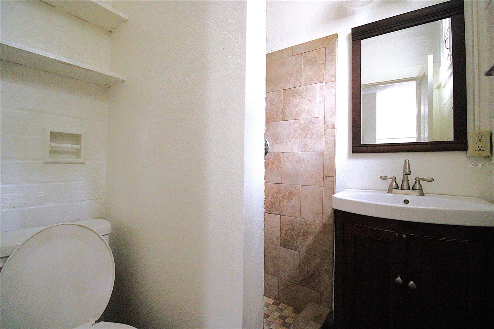 UNIVERSITY HEIGHTS - Residential Lease