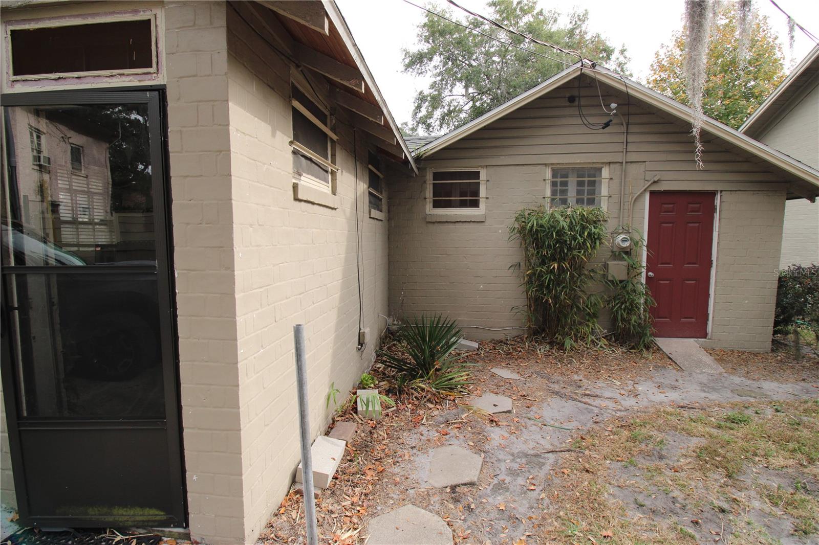 UNIVERSITY HEIGHTS - Residential Lease