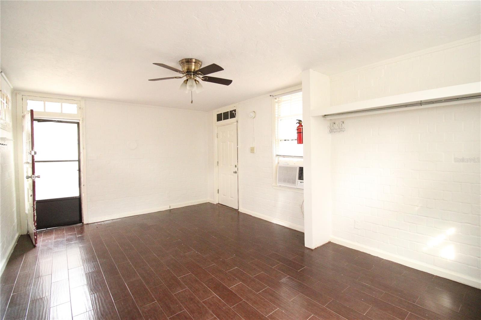 UNIVERSITY HEIGHTS - Residential Lease