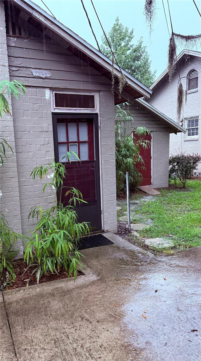 Conveniently located just blocks from the University of Florida and Sorority Row, this studio unit offers a smart layout with updated finishes throughout. The kitchen features granite countertops, a double sink, stainless steel appliances, and open shelving. The bathroom includes a fully tiled walk-in shower and modern vanity. This unit comes with ONE guaranteed parking spot
Additional highlights include durable wood-look tile flooring, exposed brick accents, a window A/C unit, and ample natural light. This efficient space is ideal for anyone seeking a centrally located home with quick access to campus, dining, and entertainment.