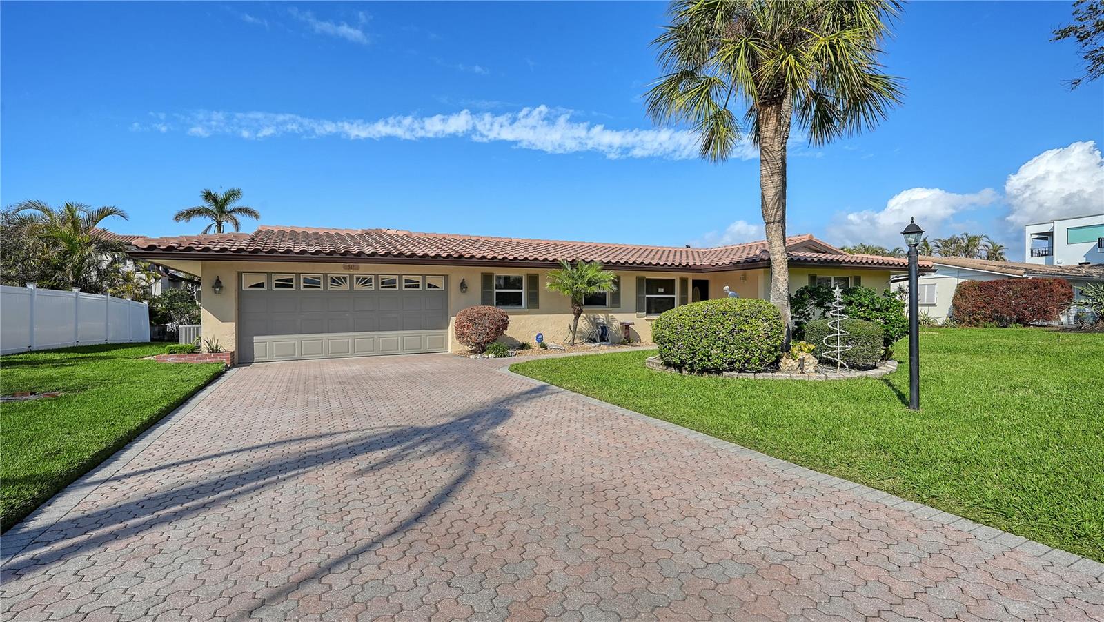 537 HALYARD LANE