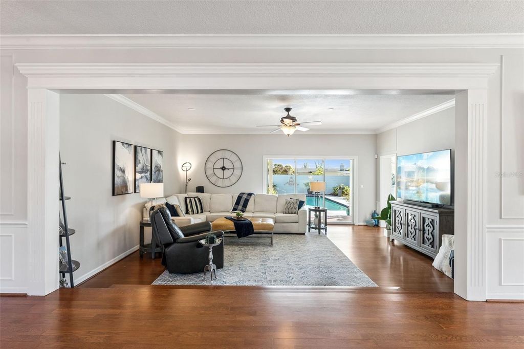 Photo of 514 W Faith Terrace, Maitland, FL 32751 (MLS # O6375065)