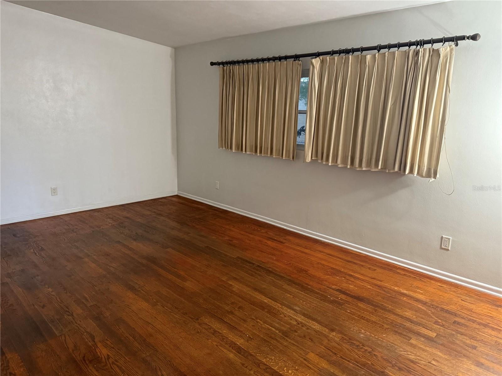 WATERFRONT ESTATES 1ST ADD - Residential Lease