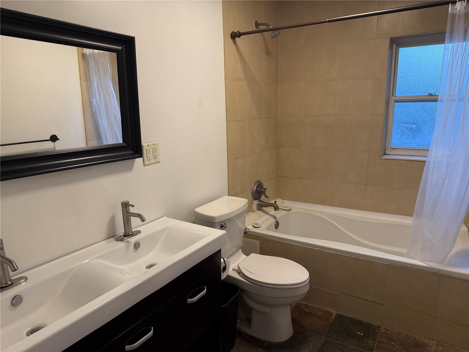 WATERFRONT ESTATES 1ST ADD - Residential Lease