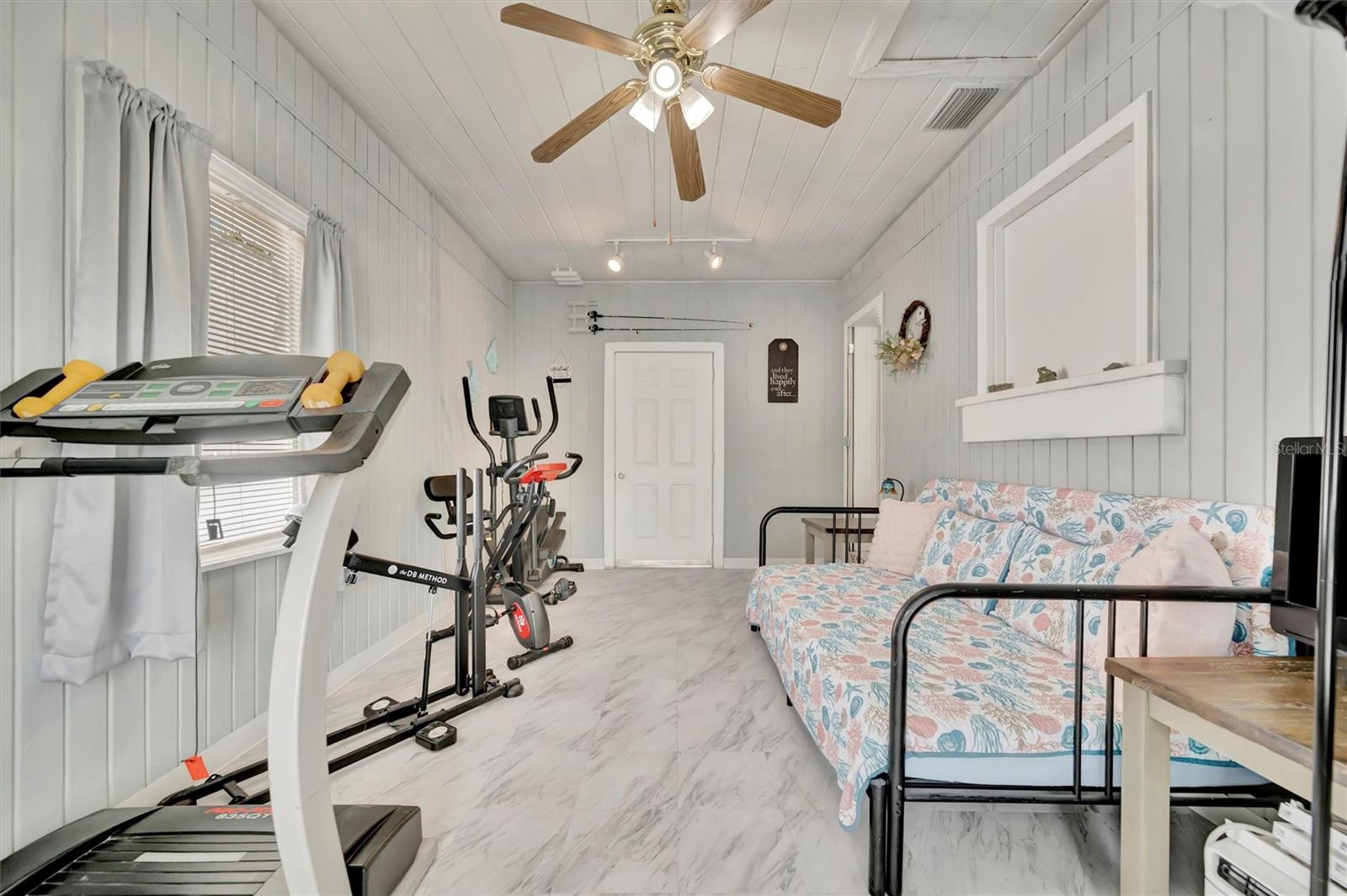 KENILWORTH - Residential