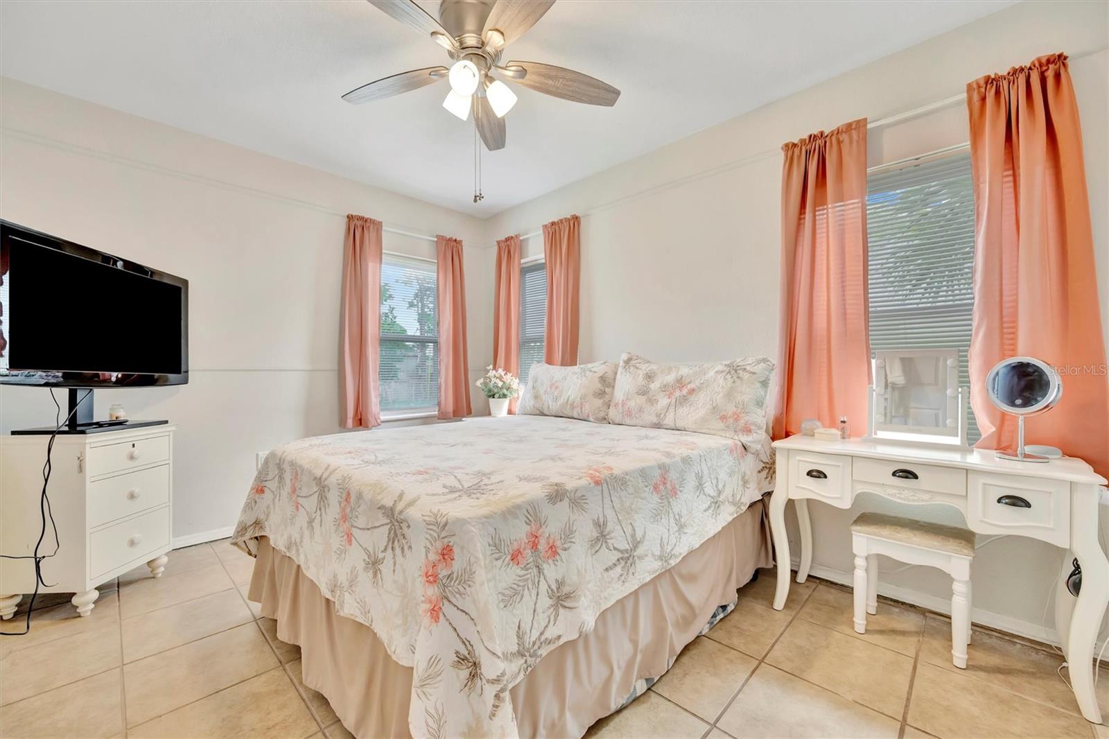 KENILWORTH - Residential