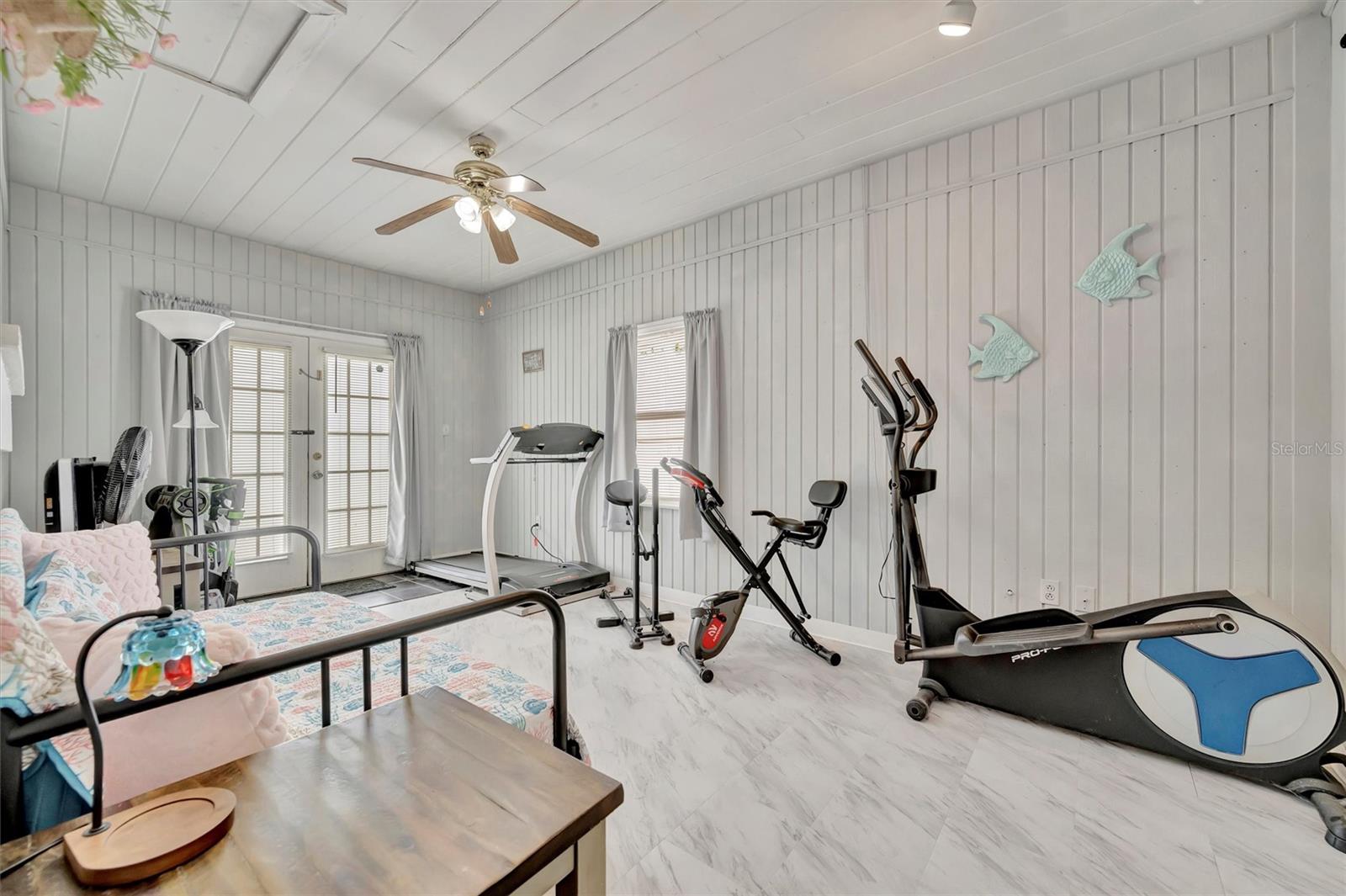 KENILWORTH - Residential