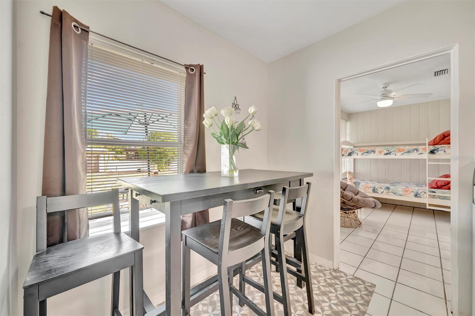 KENILWORTH - Residential