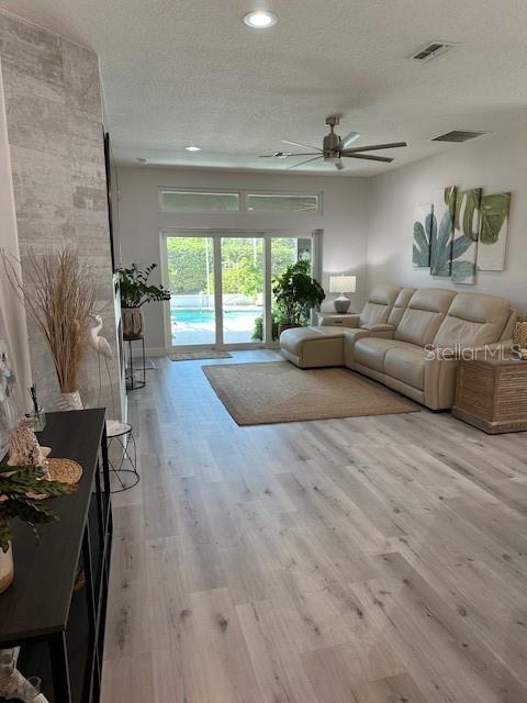 922 W SILVER MEADOW LOOP