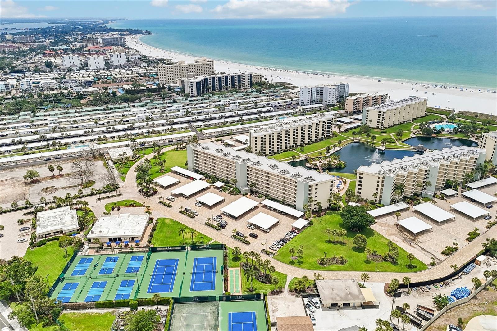 GULF & BAY CLUB PH 4 - Residential
