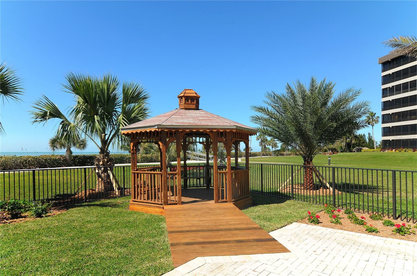 GULF & BAY CLUB PH 4 - Residential