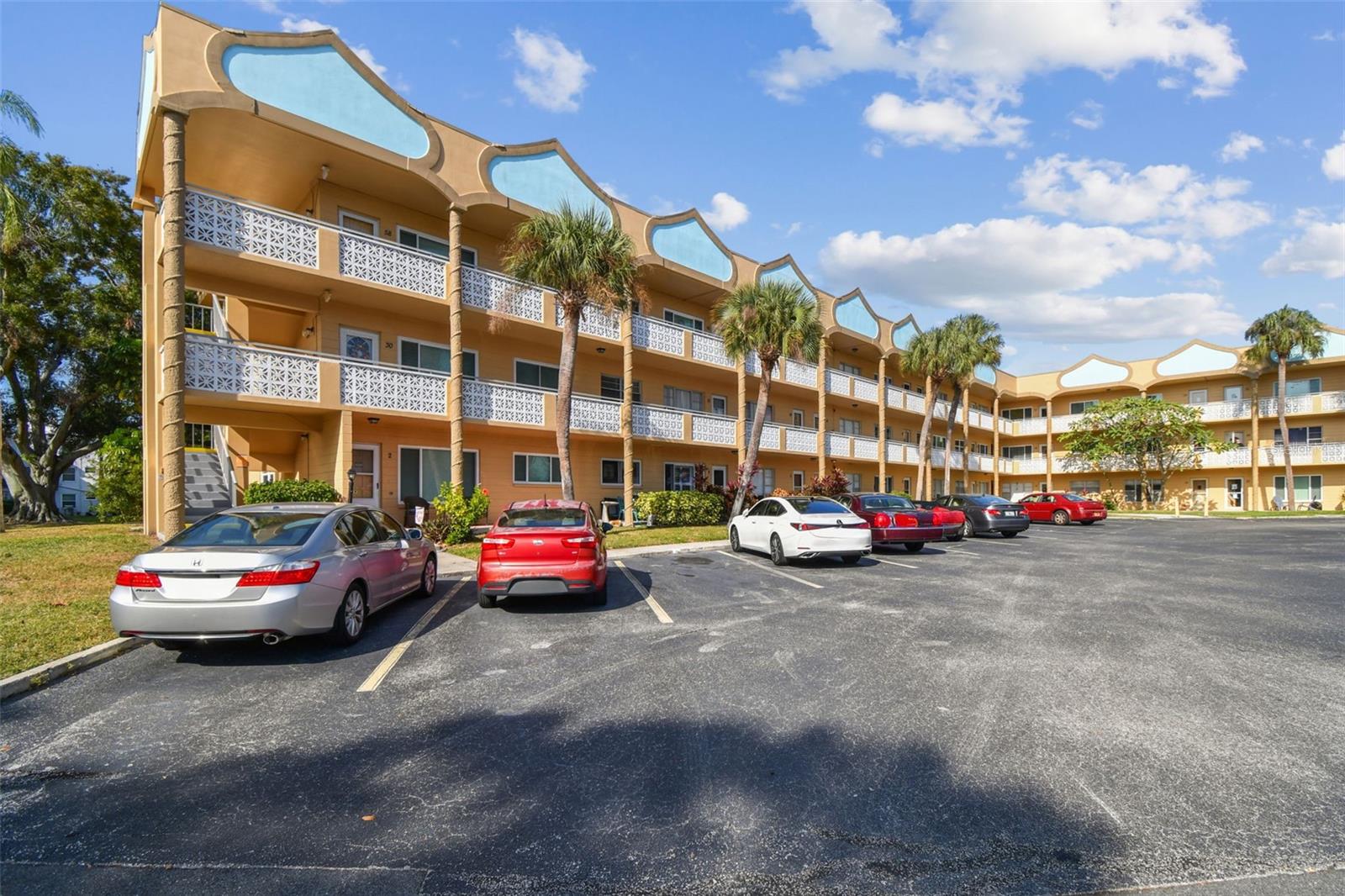 ON TOP OF THE WORLD - Residential