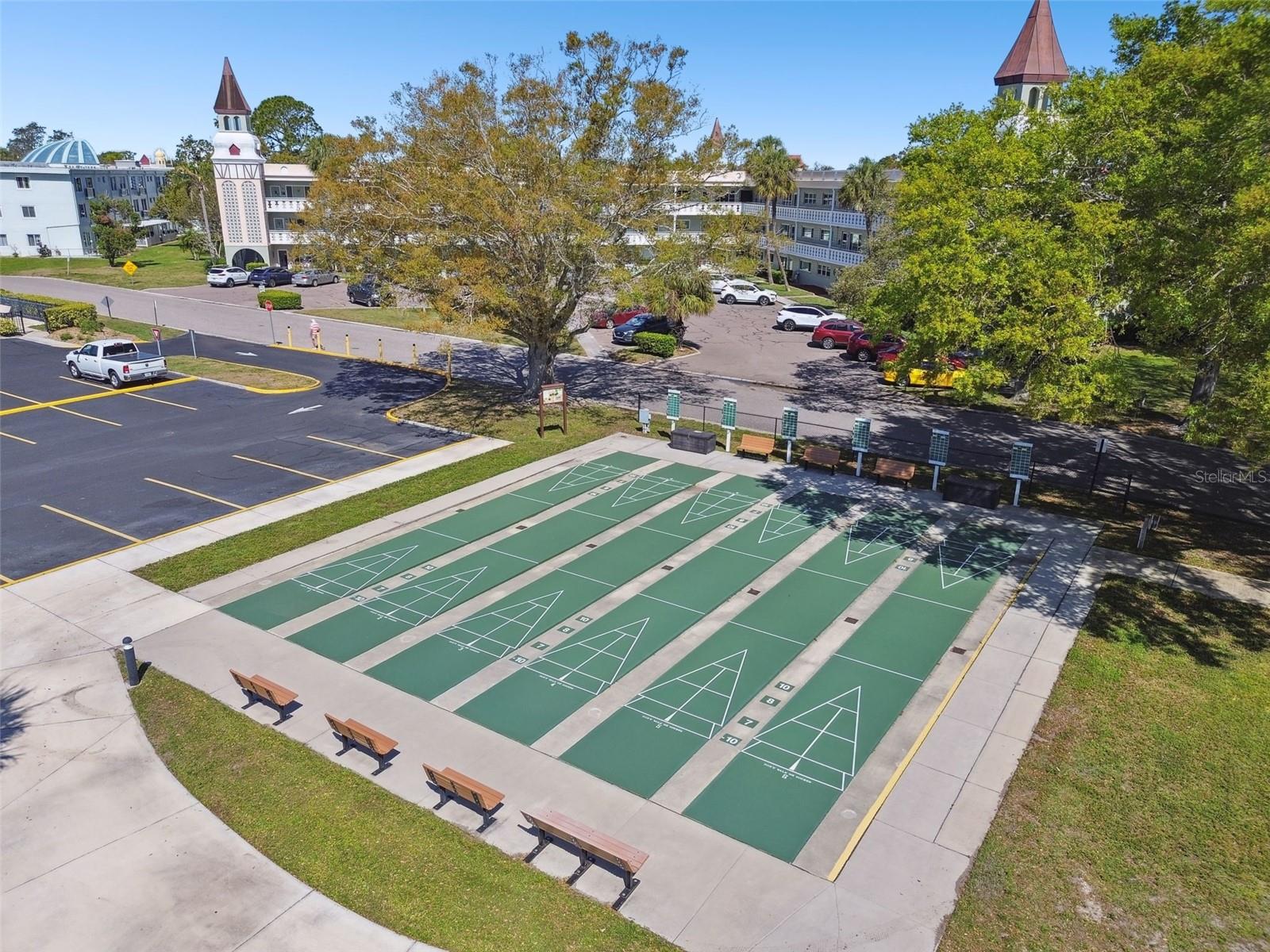 ON TOP OF THE WORLD - Residential