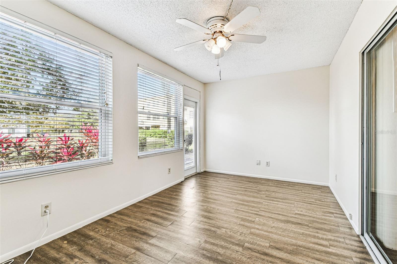 ON TOP OF THE WORLD - Residential