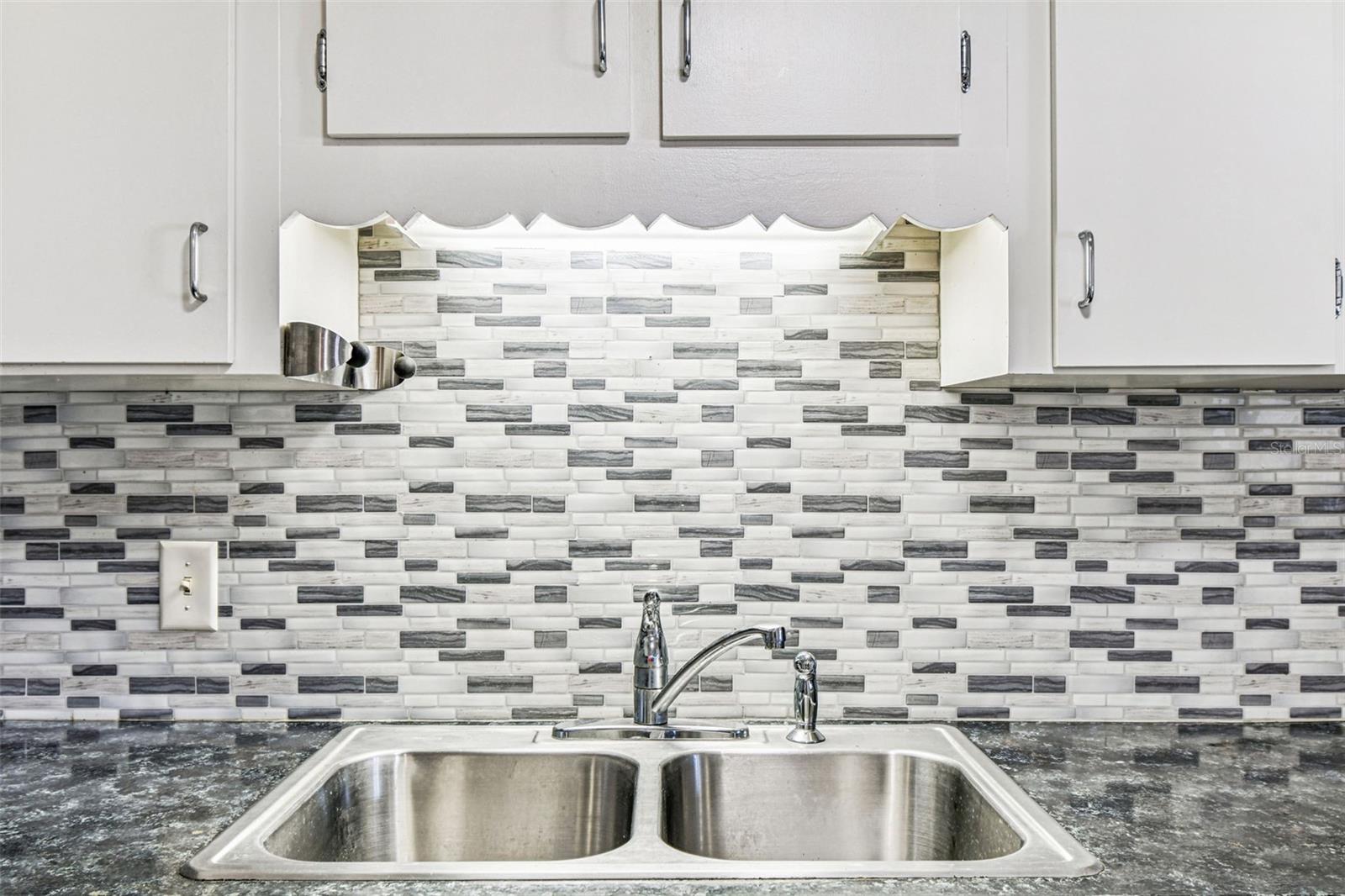 ON TOP OF THE WORLD - Residential