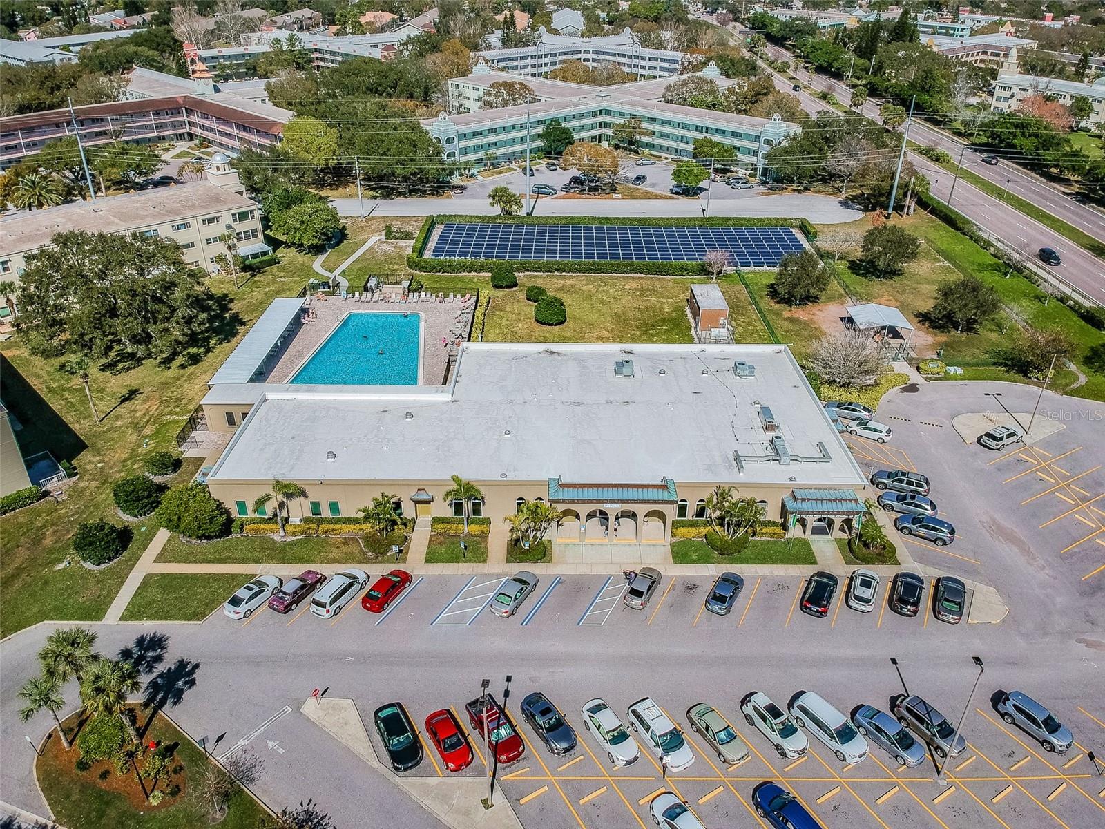 ON TOP OF THE WORLD - Residential