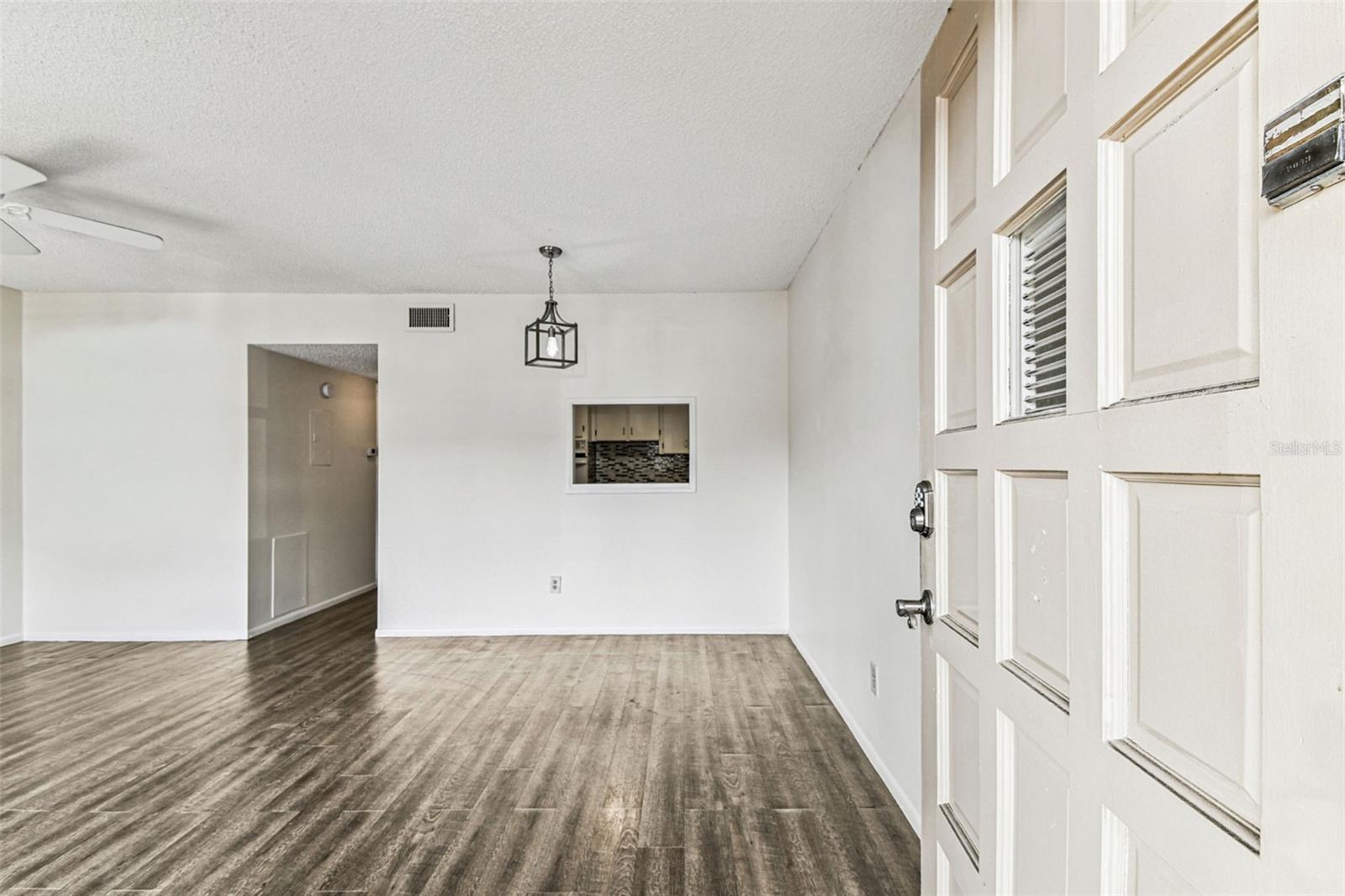 ON TOP OF THE WORLD - Residential