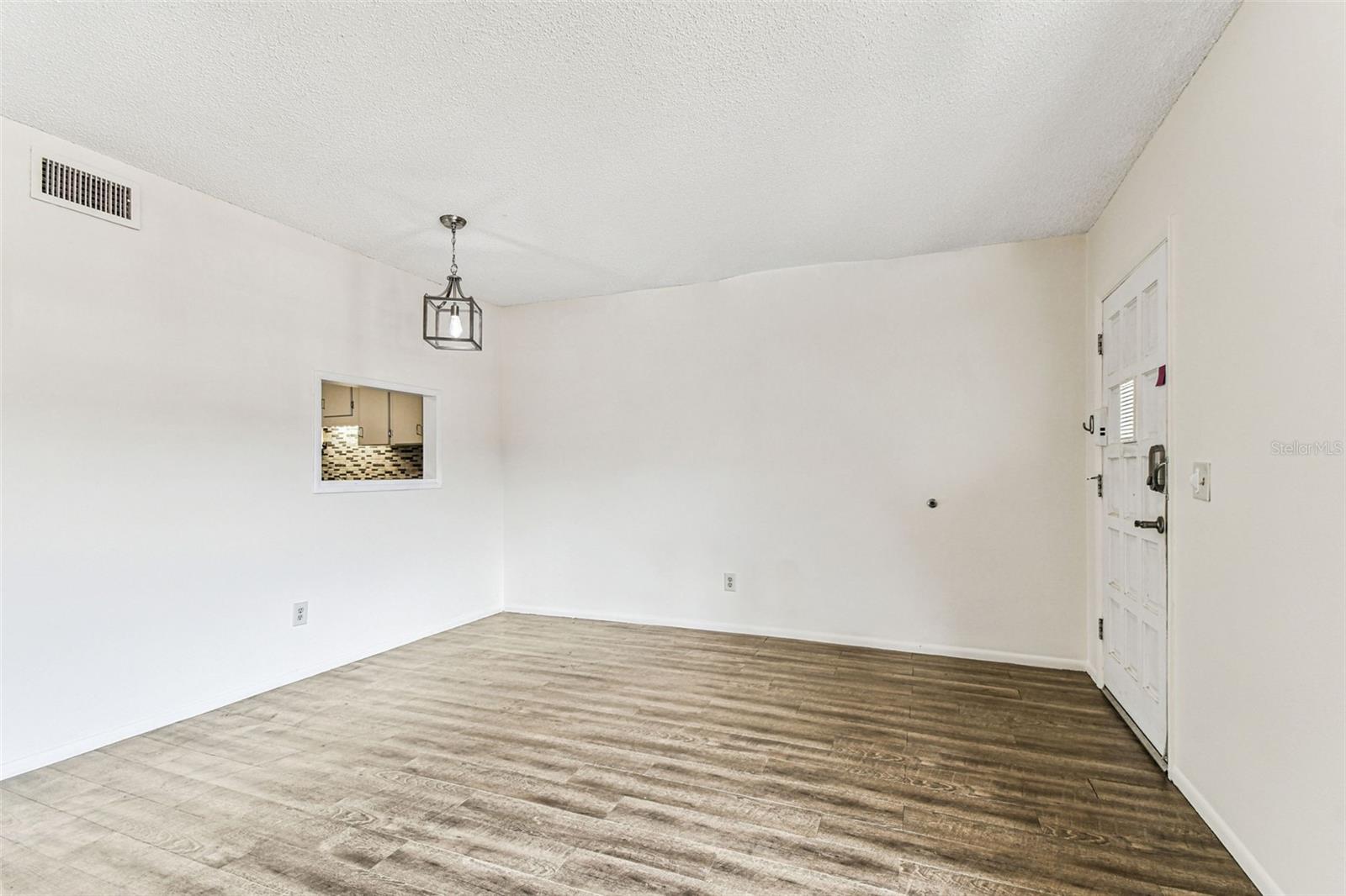 ON TOP OF THE WORLD - Residential